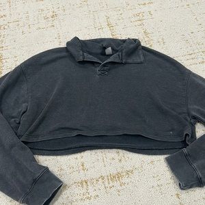 DIVIDED CROPPED SWEATSHIRT